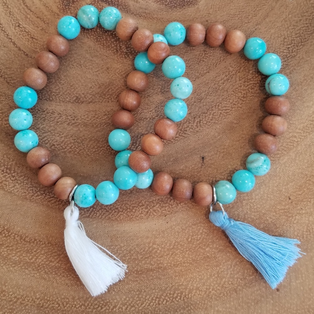 87RWD || Beaded bracelet w/ tassel
